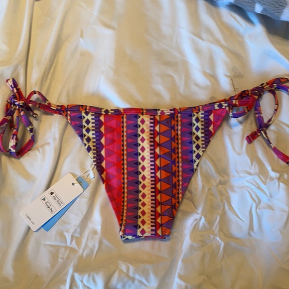 Cute patterned bikini swimsuit - Picture 3 of 3